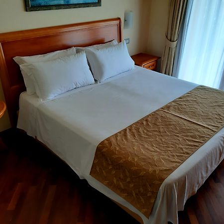 Domina Borgo Degli Ulivi - Garda Lake Gardone Riviera Extérieur photo