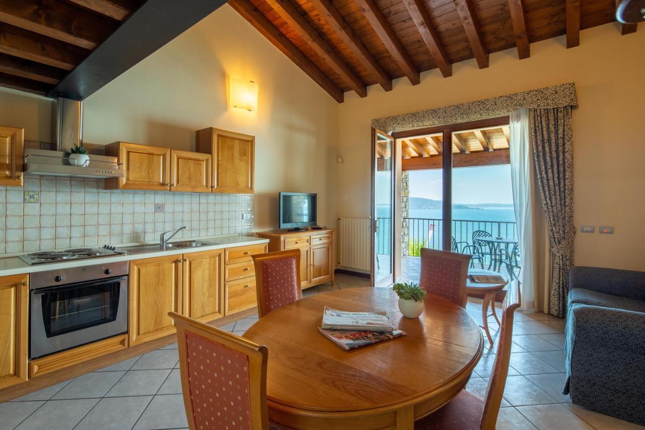 Domina Borgo Degli Ulivi - Garda Lake Gardone Riviera Extérieur photo
