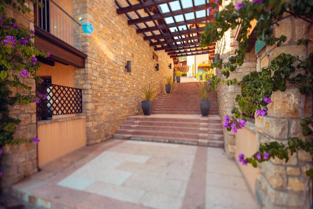 Domina Borgo Degli Ulivi - Garda Lake Gardone Riviera Extérieur photo