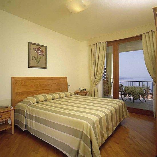 Domina Borgo Degli Ulivi - Garda Lake Gardone Riviera Extérieur photo