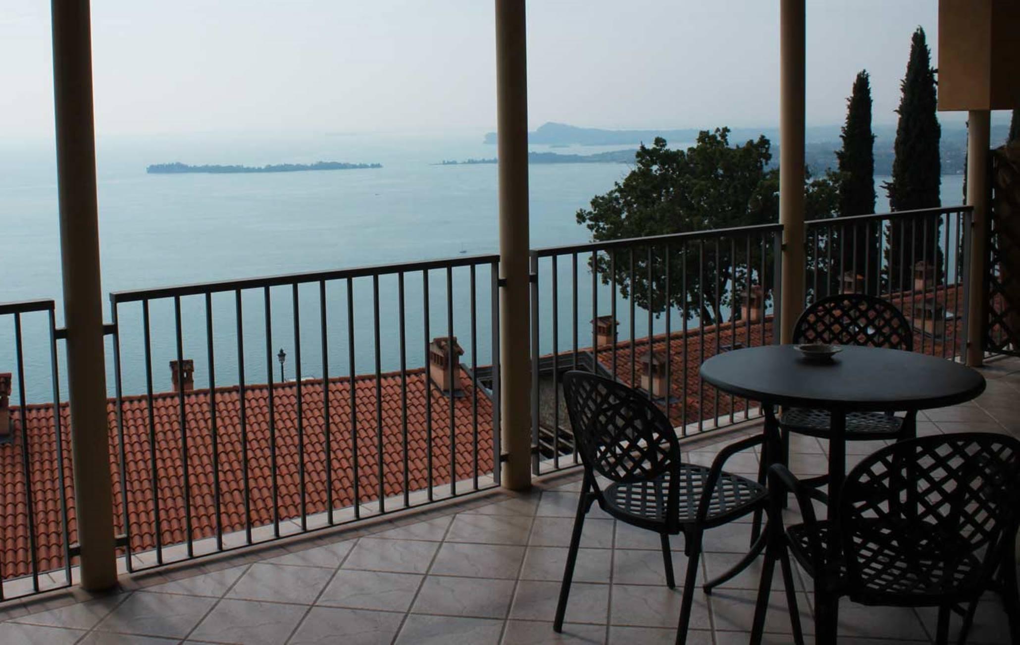 Domina Borgo Degli Ulivi - Garda Lake Gardone Riviera Extérieur photo